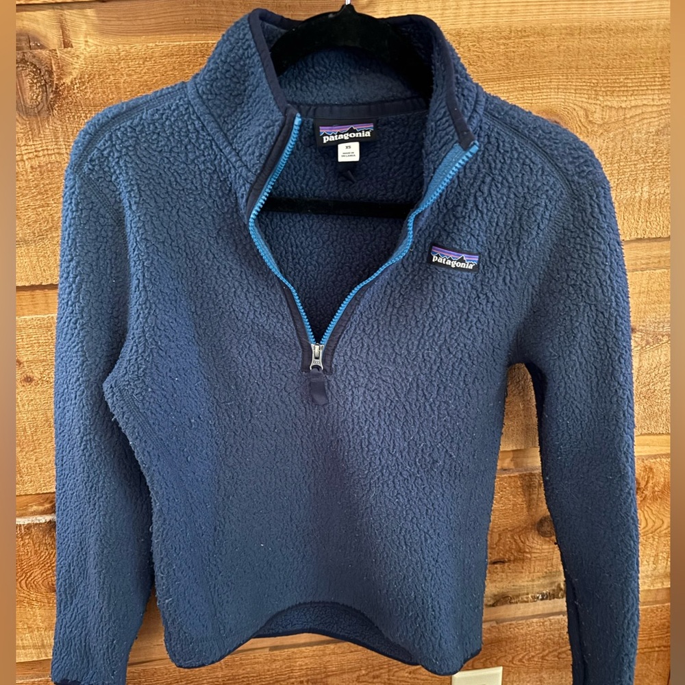 Patagonia dark blue fluffy sweater